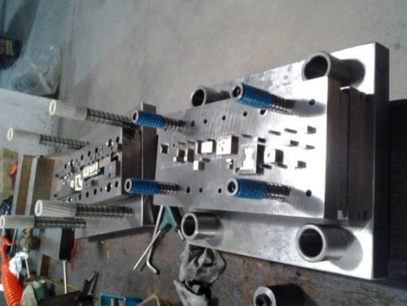 东莞模具制造-12